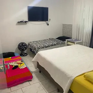  Quarto em Acomodações Particulares Tia Moni